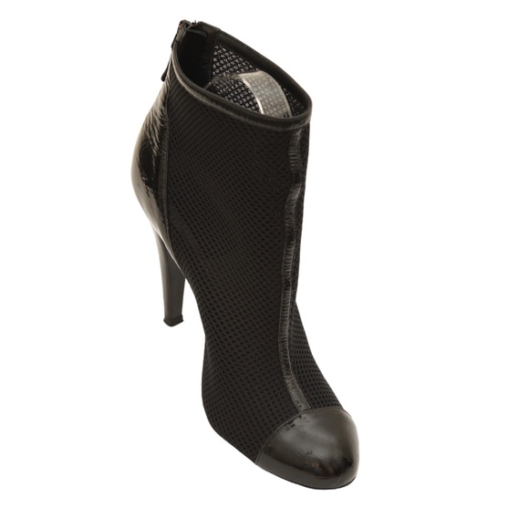 Chanel Black Boots Patent Leather Ankle Textile Perforated Heels Gold CC Sz 39 - Picture 1 of 15